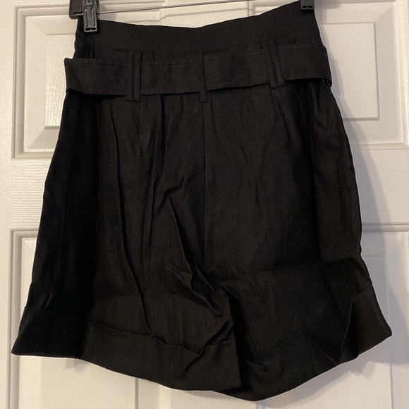 Brand new shorts very stylish with cuff.  High waisted. Midnight black - Picture 6 of 7